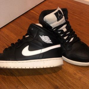 Air Jordan 1 mid